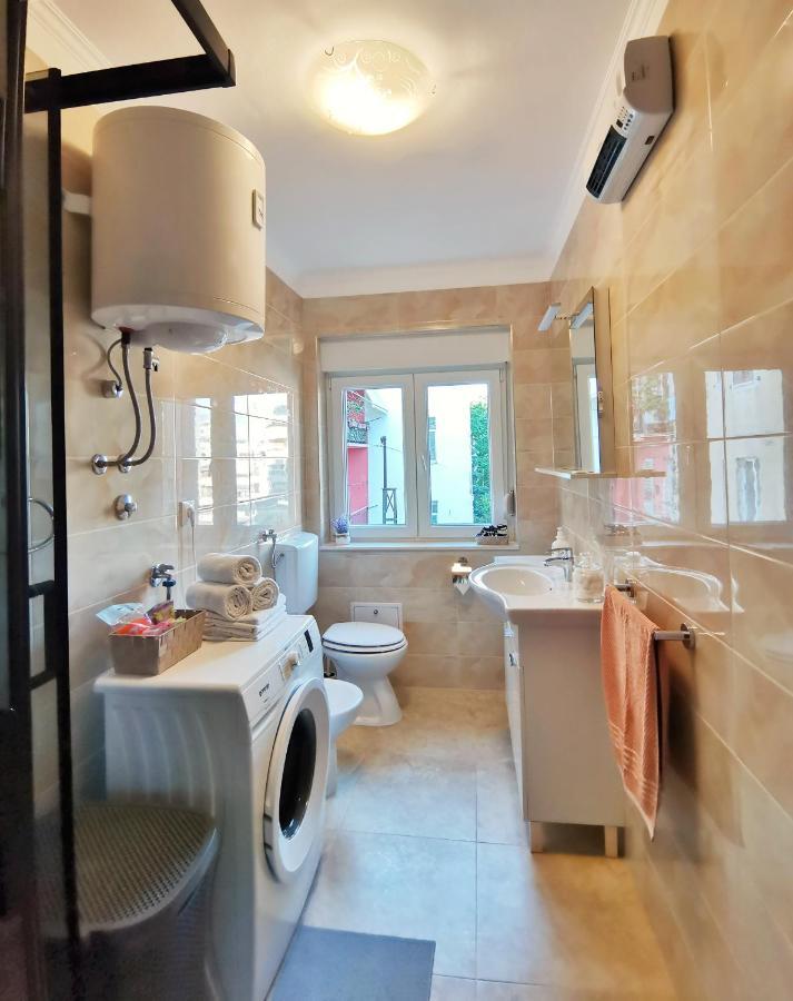 Honeycomb Apartment Split - Free Parking Bagian luar foto